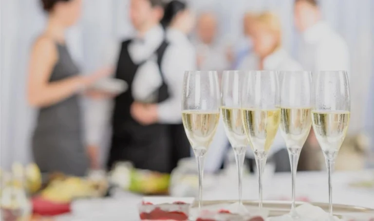Savoir-vivre – aperitif i jego odpowiednia organizacja      …